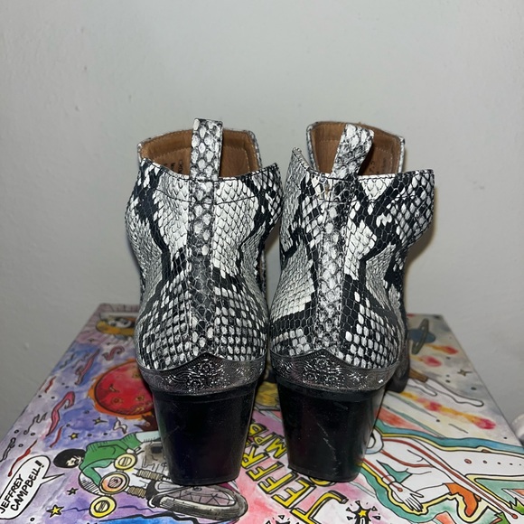 Jeffrey Campbell Cromwell Boots, Black/white snake in Size 7.5 - Picture 4 of 6